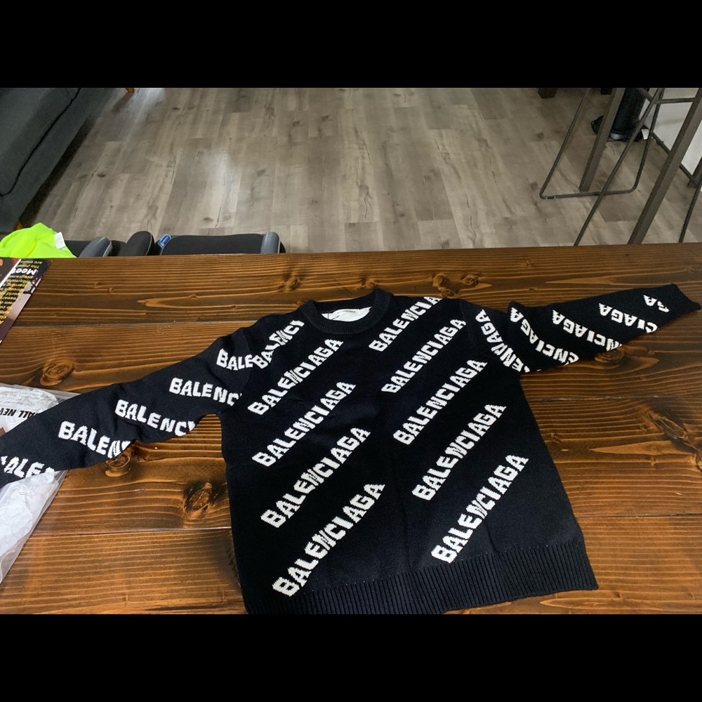 Balenciaga Crewneck men’s xlarge size knit sweater